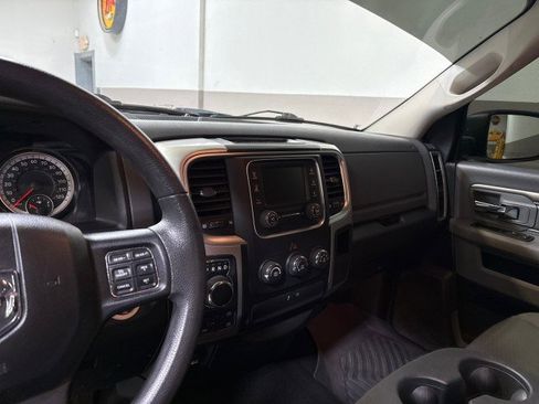 Used 2020 RAM 1500 Classic SLT image 19