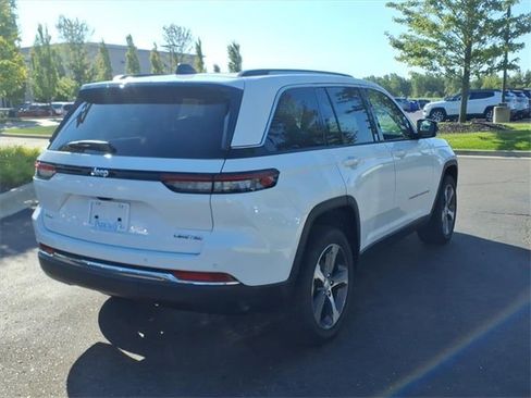 Certified 2023 Jeep Grand Cherokee Limited image 4