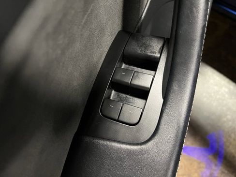 Used 2023 Tesla Model 3 Standard Range image 13