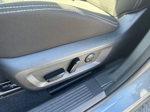 Certified 2022 Nissan Rogue SV FWD image 32