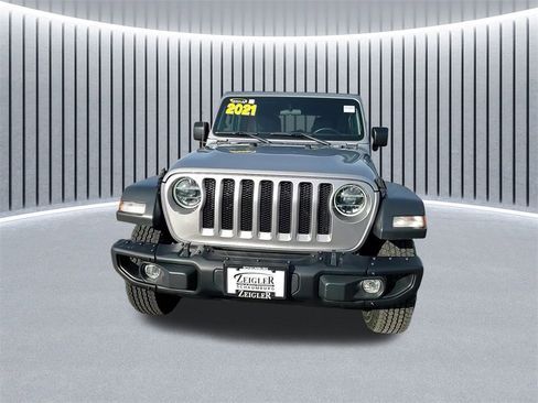 Used 2021 Jeep Wrangler Unlimited Freedom Edition image 8