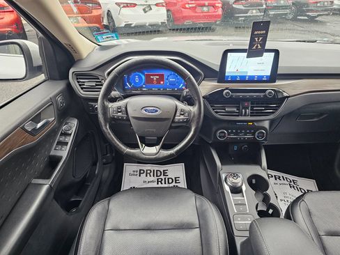 Used 2020 Ford Escape Titanium image 14