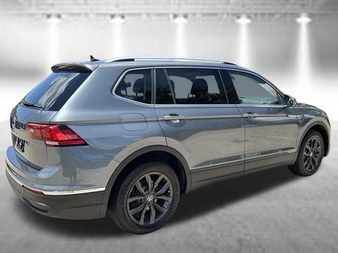 Used 2024 Volkswagen Tiguan SE FWD image 5