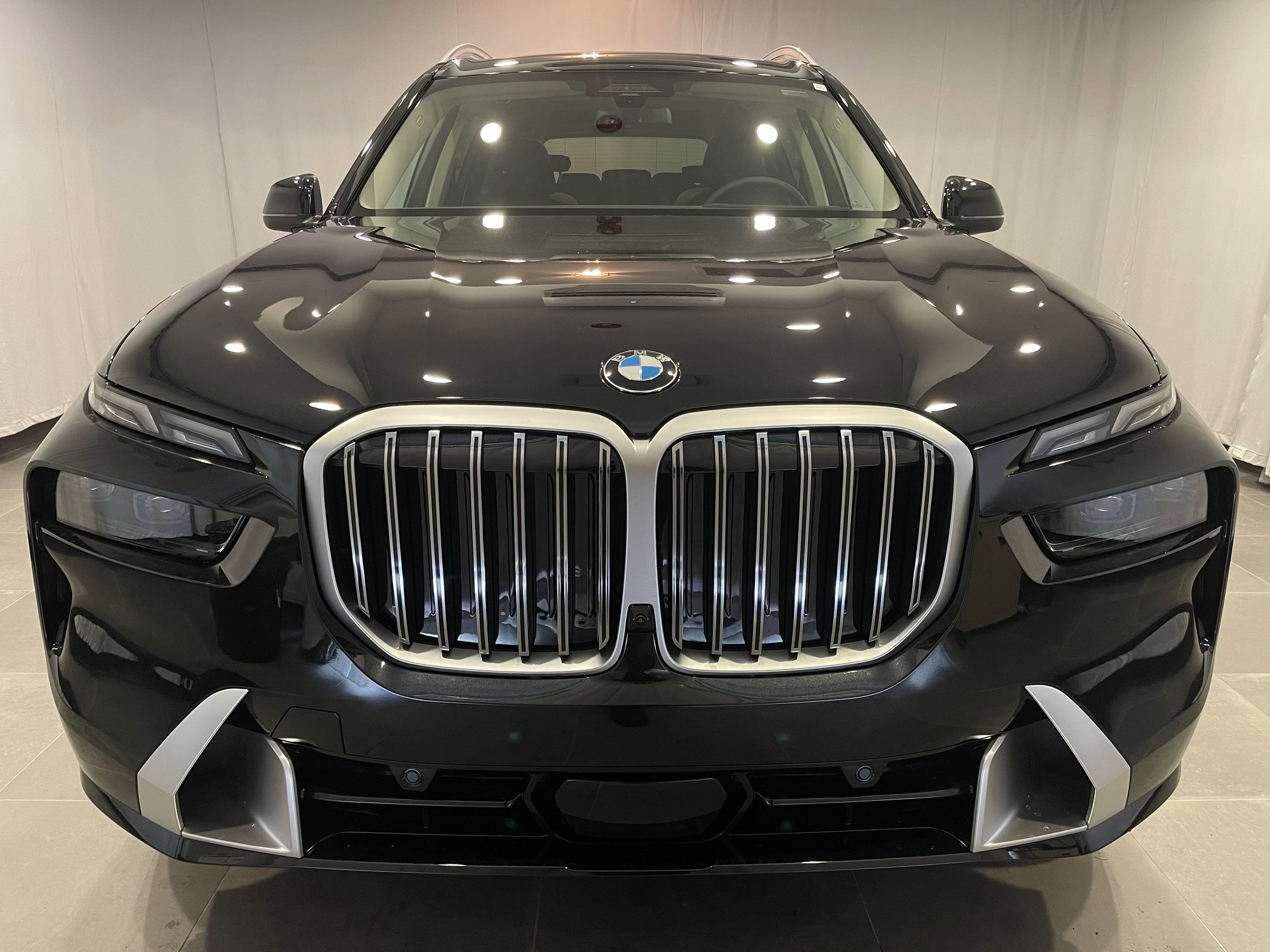 Used 2026 BMW X7 xDrive40i w/ Climate Comfort Package AWD/4WD image 2