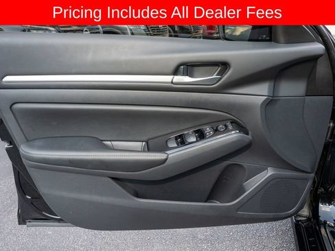 Certified 2025 Nissan Altima 2.5 SL FWD image 12