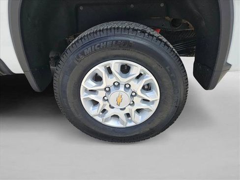 Used 2026 Chevrolet Silverado 2500 LT AWD/4WD image 9