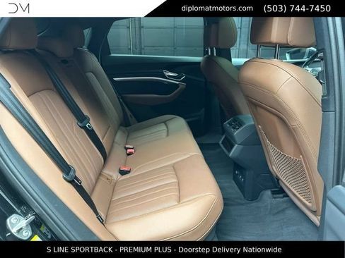 Used 2023 Audi e-tron Premium Plus AWD/4WD image 20