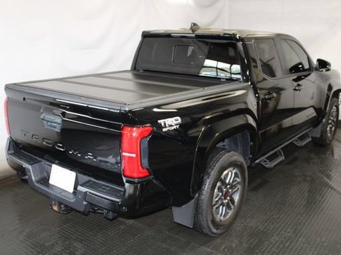 Used 2024 Toyota Tacoma TRD Sport w/ TRD Sport Upgrade Package AWD/4WD image 4