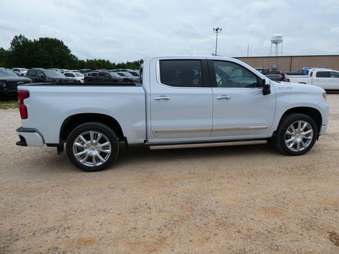 New 2026 Chevrolet Silverado 1500 High Country AWD/4WD image 3