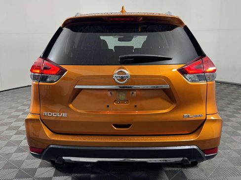 Used 2017 Nissan Rogue SL w/ SL Premium Package image 9