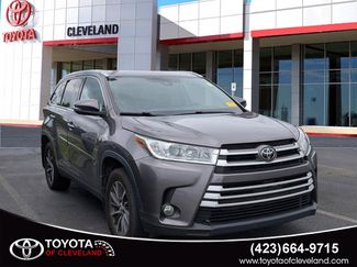 Used 2019 Toyota Highlander XLE AWD/4WD video 1