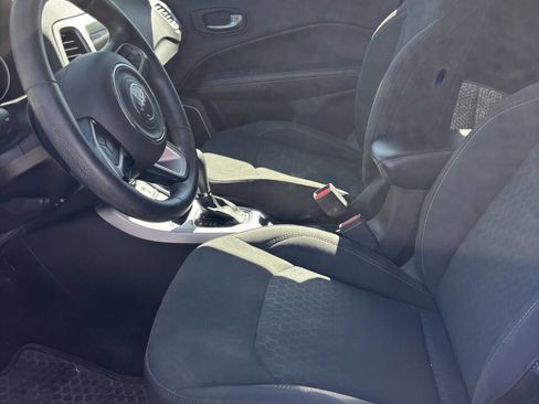 Used 2019 Jeep Compass Sport image 7