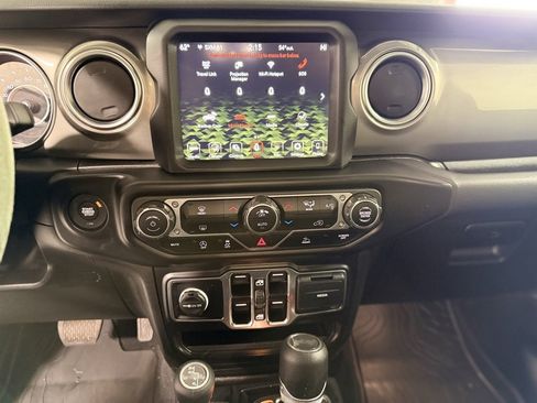 Used 2022 Jeep Wrangler Unlimited Sahara image 14