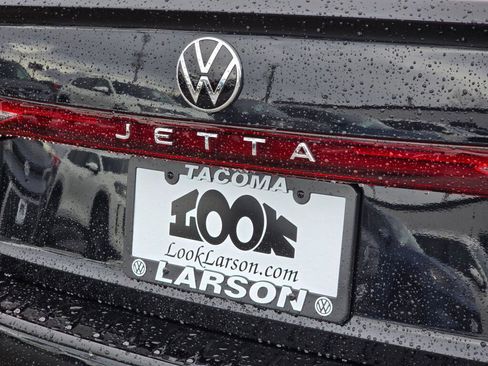 New 2026 Volkswagen Jetta SE FWD image 14
