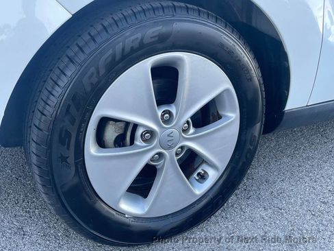 Used 2016 Kia Soul FWD image 15