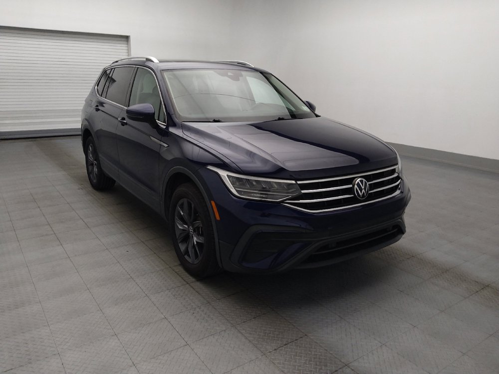 Used 2023 Volkswagen Tiguan SE w/ Panoramic Sunroof Package FWD image 13