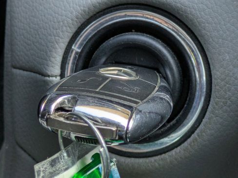 Used 2007 Mercedes-Benz CLS 550 image 28