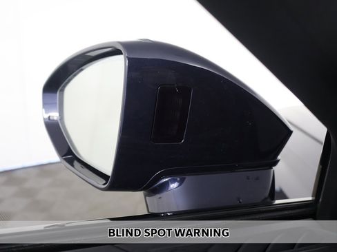 Used 2023 Audi A8 L 3.0T image 8