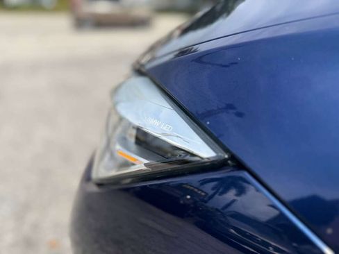 Used 2018 BMW 320i Sedan RWD image 9
