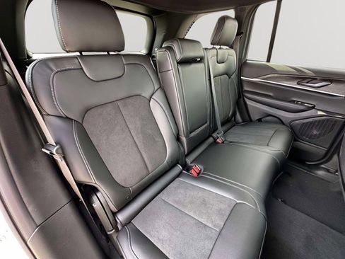 New 2026 Jeep Grand Cherokee Altitude AWD/4WD image 24