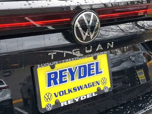 New 2026 Volkswagen Tiguan SE image 16