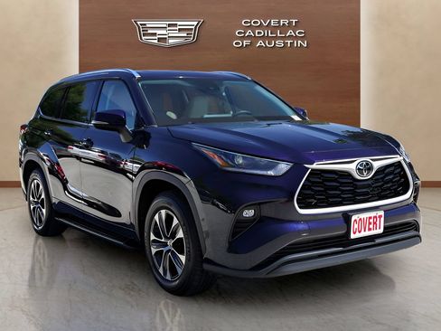 Used 2021 Toyota Highlander XLE FWD image 6