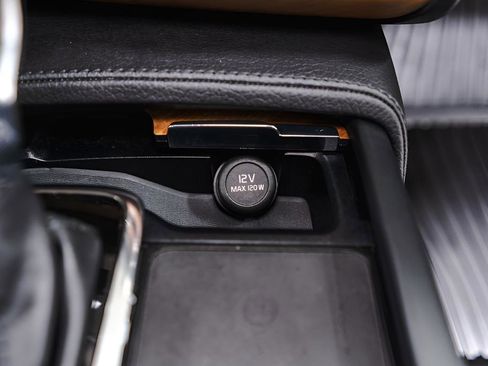 Used 2022 Volvo XC90 T6 Momentum w/ Advanced Package image 20