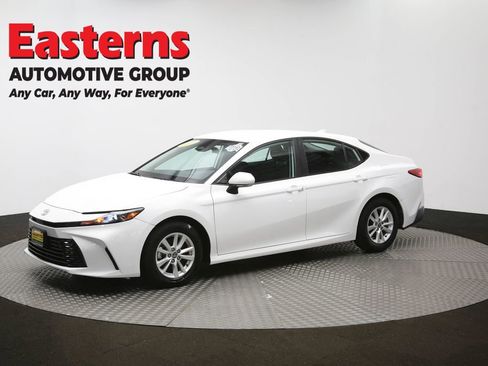 Used 2025 Toyota Camry LE FWD image 57