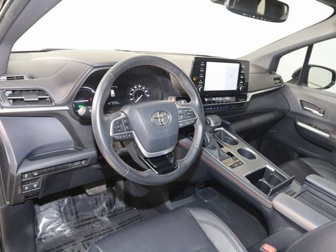 Used 2021 Toyota Sienna XSE image 26