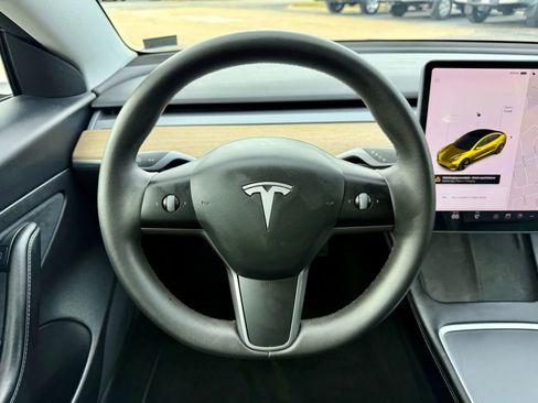 Used 2021 Tesla Model 3 Standard Range Plus image 16