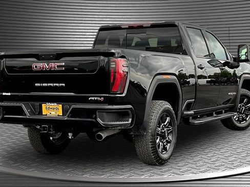 Used 2024 GMC Sierra 2500 AT4 w/ AT4 Preferred Package AWD/4WD image 6
