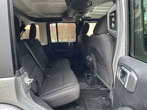 Used 2020 Jeep Wrangler Unlimited Sahara w/ Cold Weather Group image 24