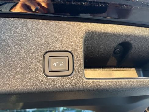 New 2026 Chevrolet Equinox EV RS image 8