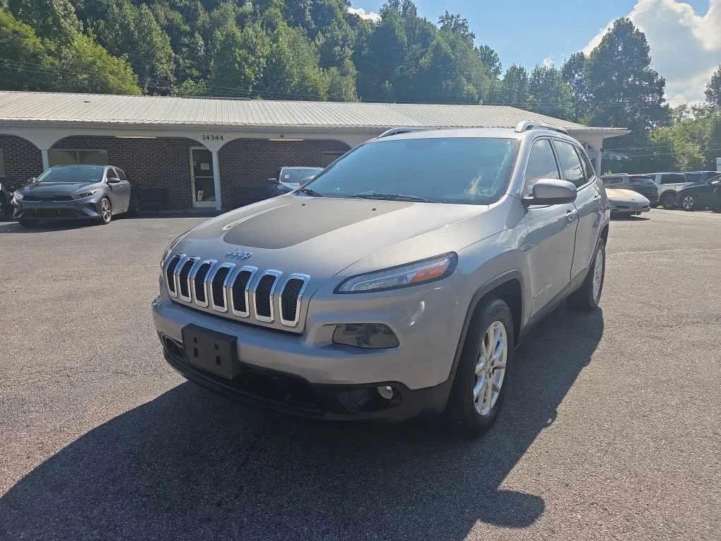Used 2015 Jeep Cherokee Latitude AWD/4WD image 2