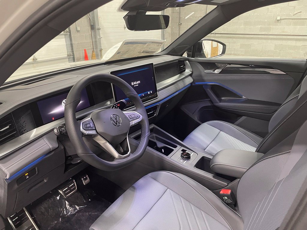 New 2026 Volkswagen Tiguan SE R-Line AWD/4WD image 8