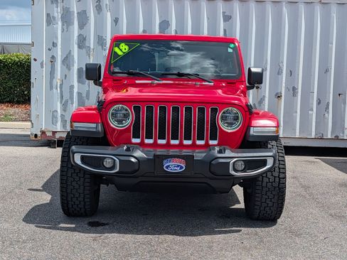 Used 2018 Jeep Wrangler Unlimited Sahara AWD/4WD image 8