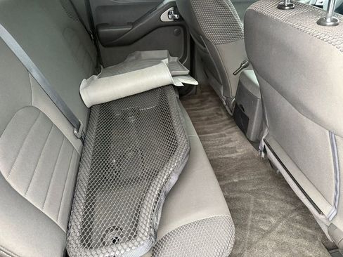 Used 2016 Nissan Frontier PRO-4X image 13