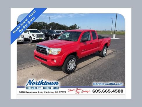 Used 2005 Toyota Tacoma PreRunner image 1