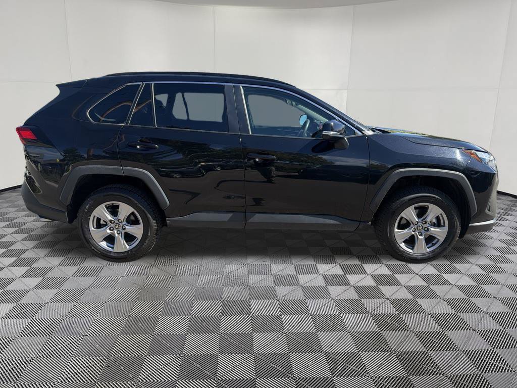 Used 2025 Toyota RAV4 XLE AWD/4WD image 10
