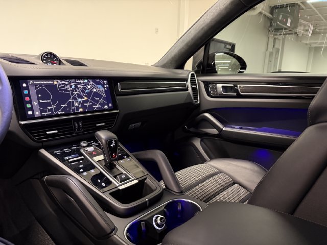 Certified 2023 Porsche Cayenne GTS AWD/4WD image 15
