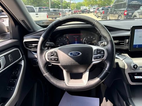 Used 2021 Ford Explorer XLT w/ Class III Trailer Tow Package AWD/4WD image 29