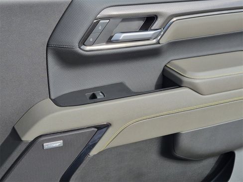 Used 2024 Chevrolet Silverado 1500 ZR2 w/ Technology Package image 16