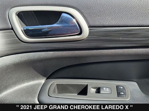 Used 2021 Jeep Grand Cherokee Laredo X image 31