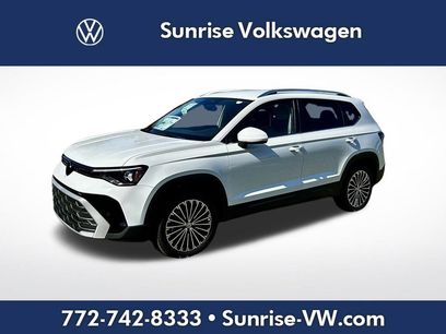New 2025 Volkswagen Taos SE