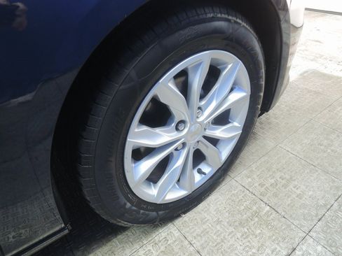 Used 2019 Chevrolet Malibu LT image 33