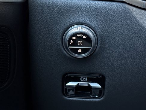 Used 2024 Mercedes-Benz GLC 300 4MATIC image 43