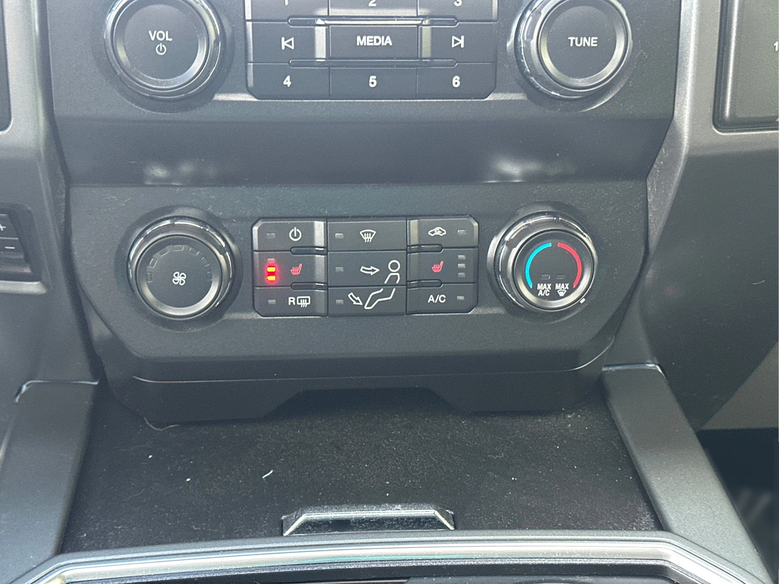 Used 2022 Ford F350 XLT w/ XLT Premium Package AWD/4WD image 28
