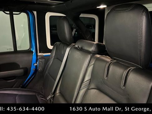 Used 2023 Jeep Wrangler Unlimited Rubicon 4xe w/ Dual Top Group AWD/4WD image 21