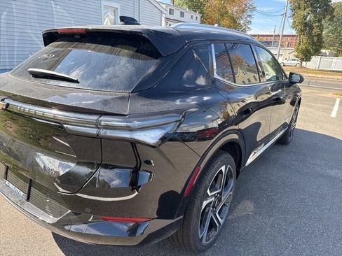 New 2025 Chevrolet Equinox EV LT w/ Convenience Package II AWD/4WD image 11