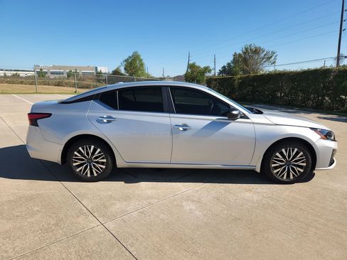 New 2025 Nissan Altima 2.5 SV image 3